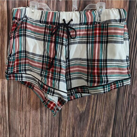 Plush Plaid Comfy Shorts - Picture 3 of 8